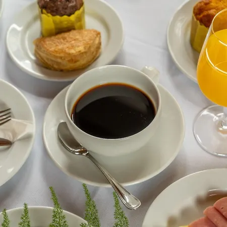 Monte Brasil Hotel 2*